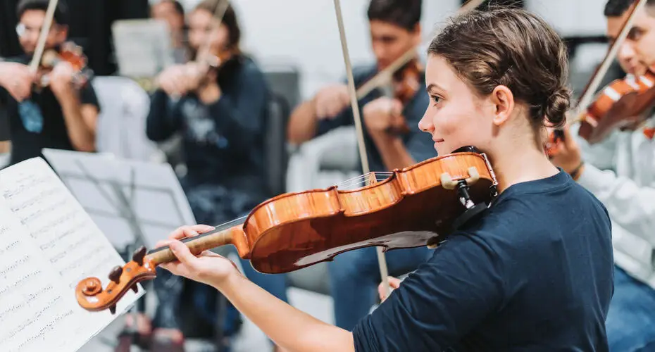 Student playing the violin