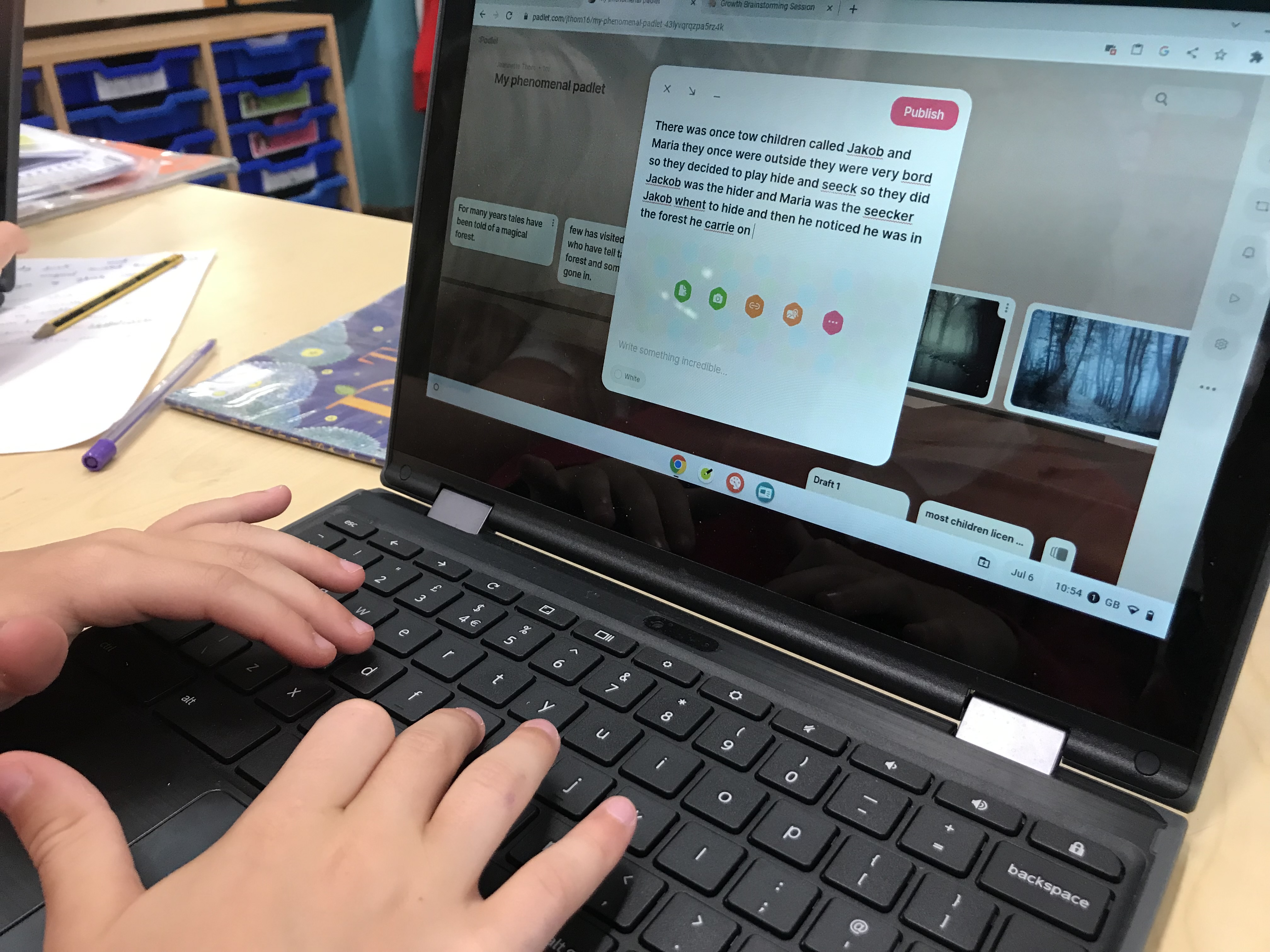 Child composing Padlet event