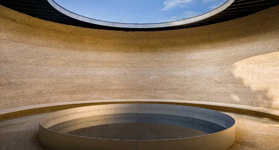 Mark Wallingers Writ in Water, The Magna Carta Chamber, National Trust, Runnymede. Copyright:National Trust Images/Andrew Butler. 