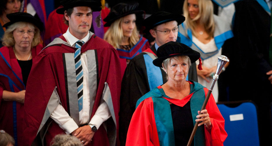 graduation-procession