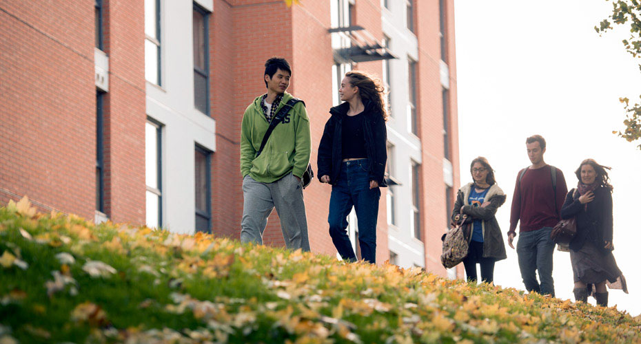 generic-students-walking-grass930x500